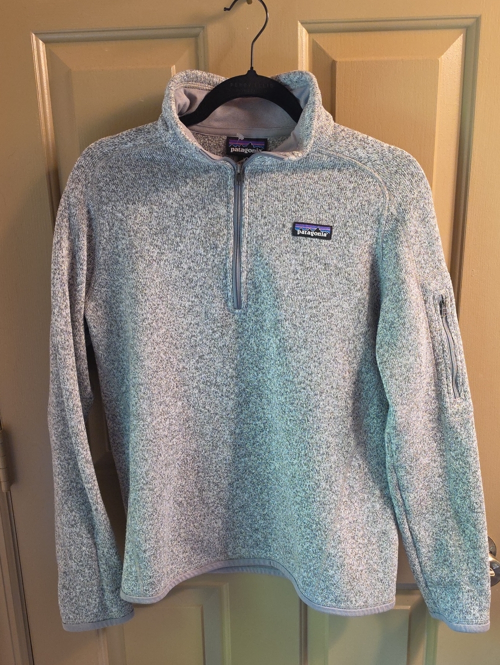 Patagonia Women's Heathered Light Gray Quarter-Zip Pullover Sweater